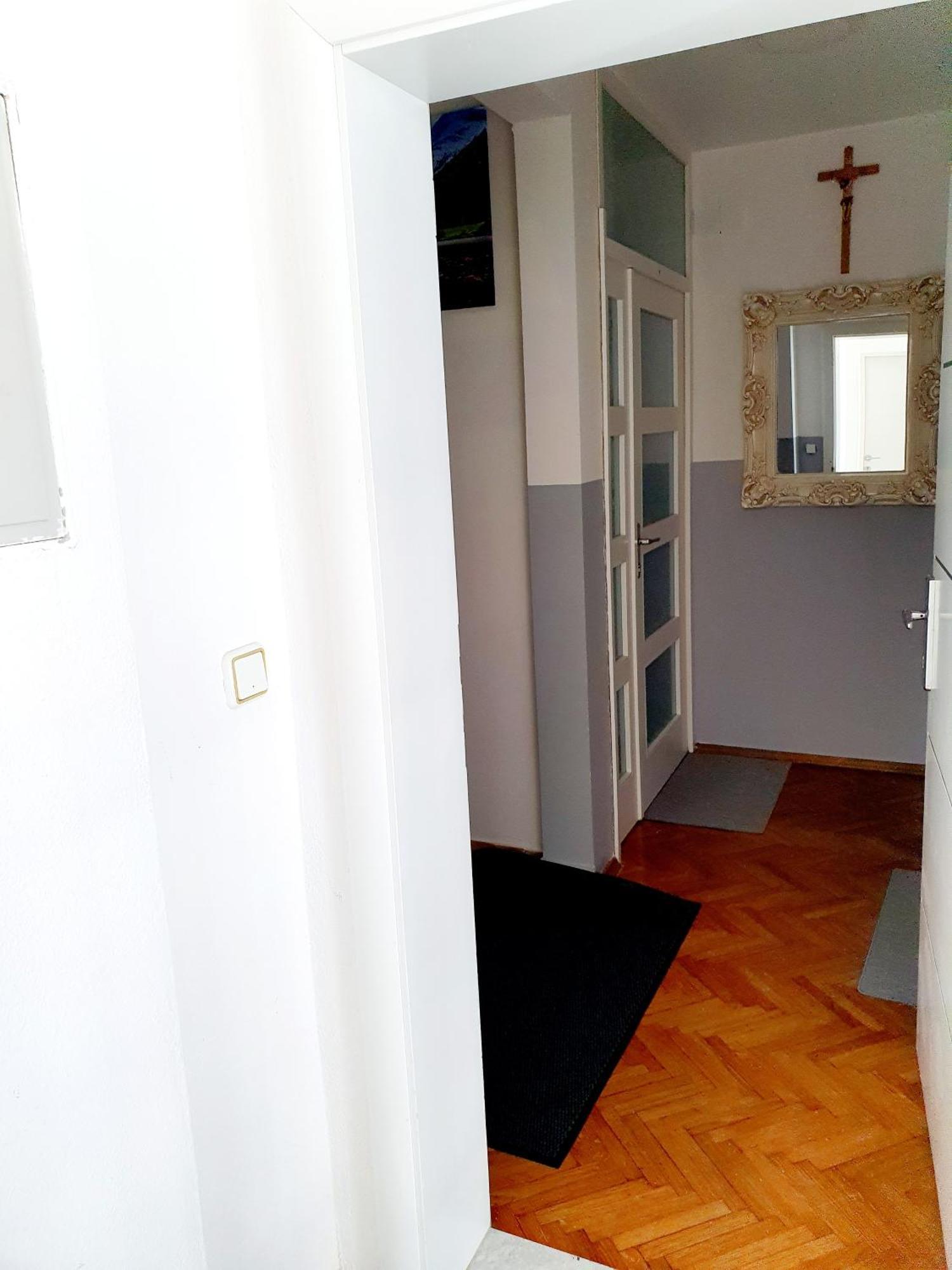 Anton Apartment